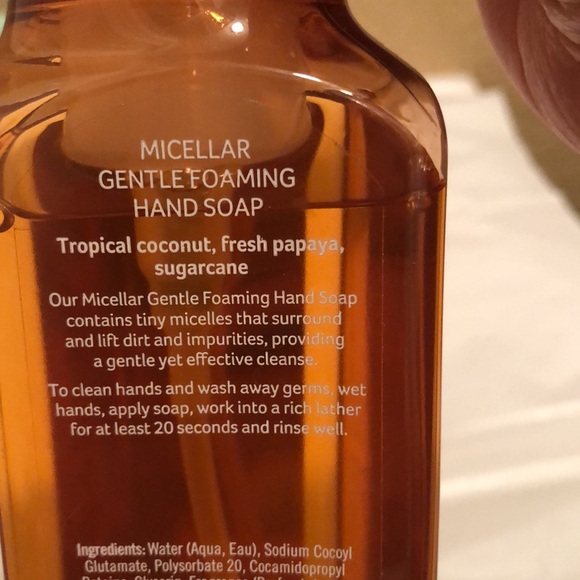 NWT Bath & Body Works Island Papaya Micellar Gentle Foaming Hand Soap. 8.75 oz - Picture 4 of 4